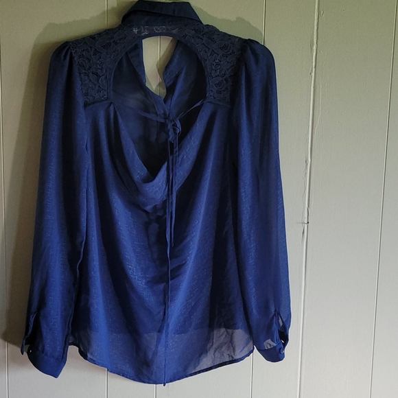 Studio Y - Picture 2 of 2